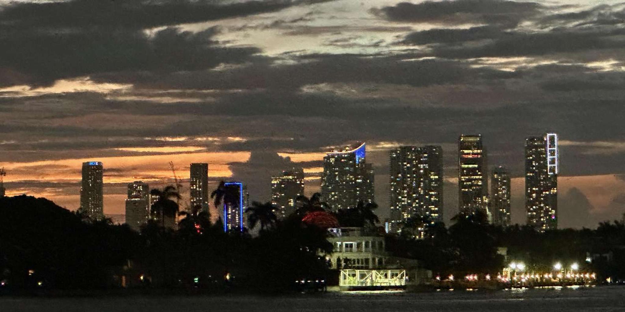 Miami Biscayne Bay Sunset Boat Cruise - Image 5