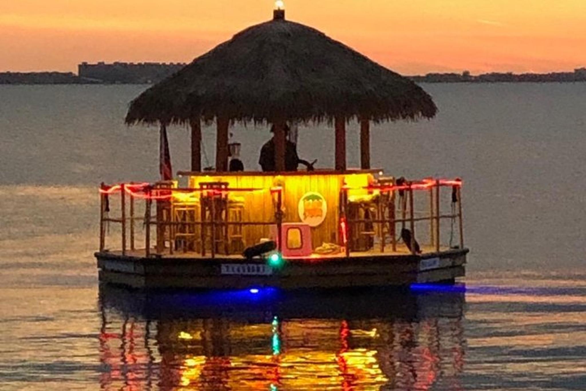 Clearwater Floating Tiki Bar Tour 90 min - Image 4