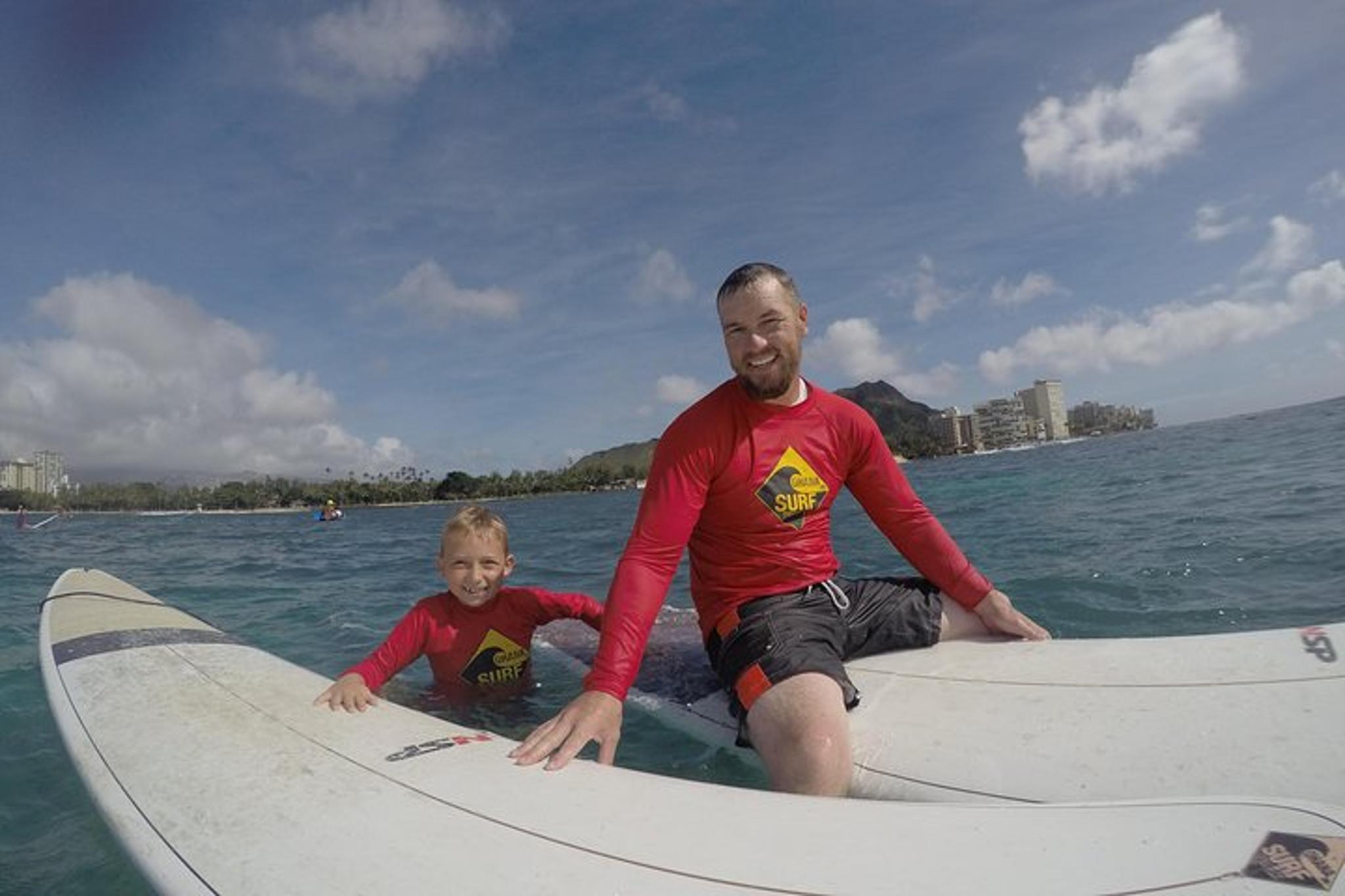 Waikiki Family Surfing Lesson with Shuttle