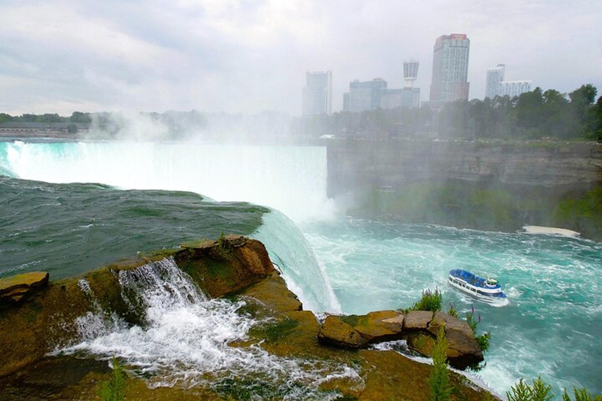 New York Niagara Falls and Glass Museum 2-Day Tour - Image 3