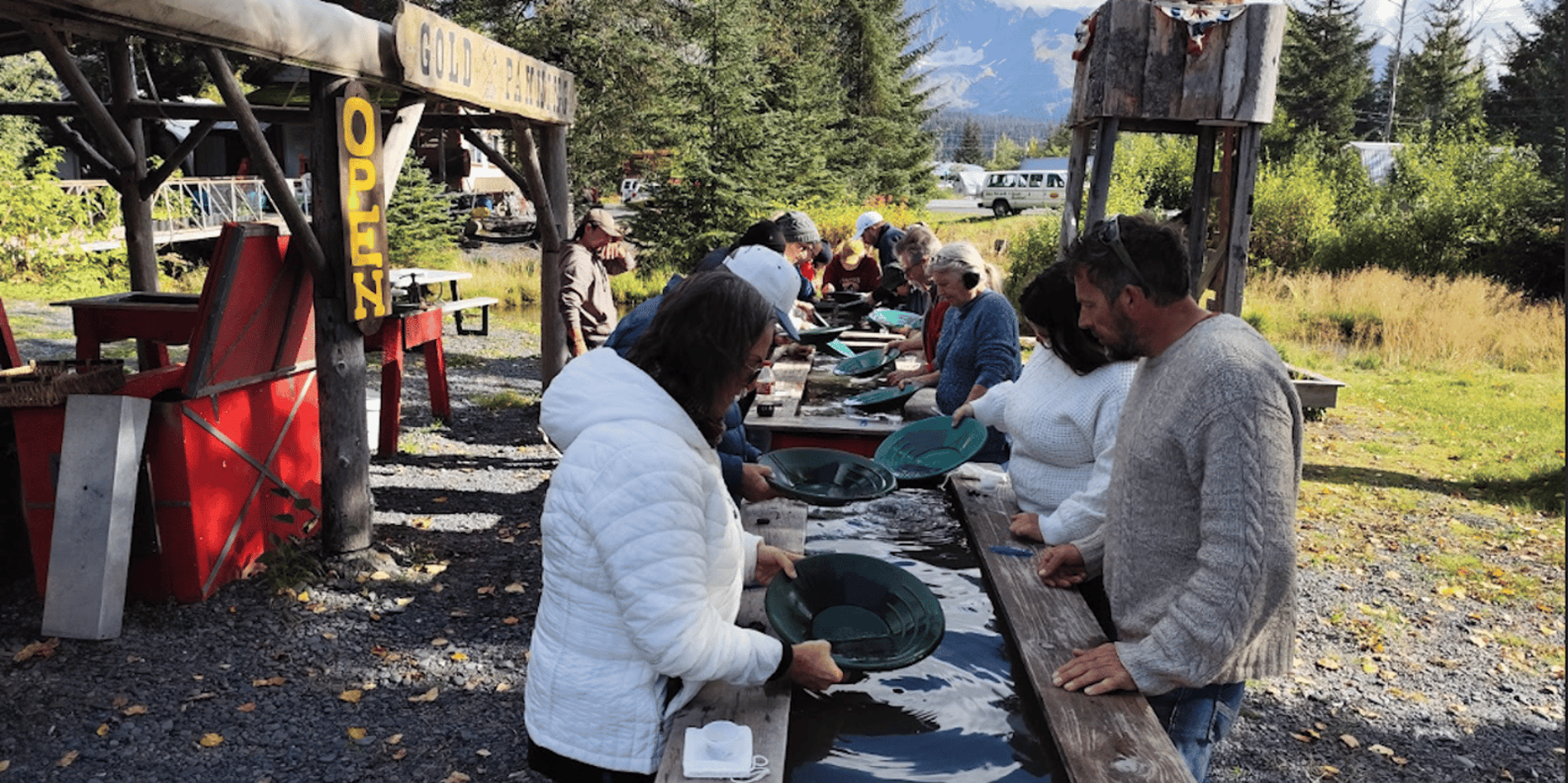 Seward Gold Panning Experience - Image 4