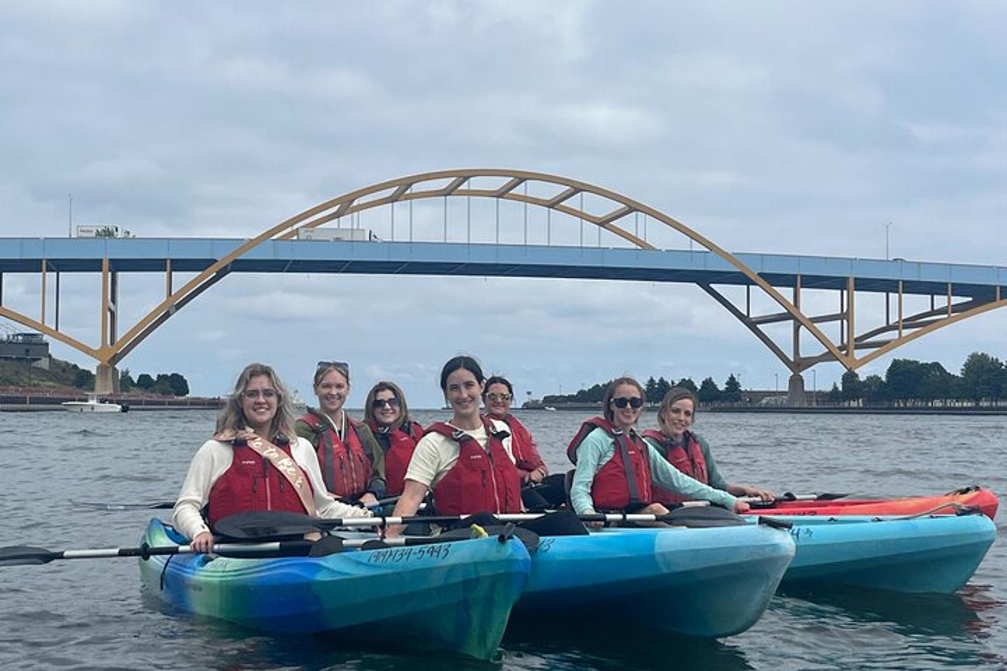 Milwaukee Skyline Kayak Tour - Image 5