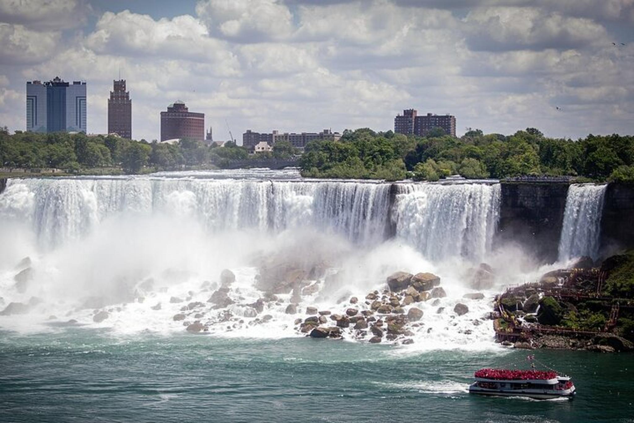 New York Niagara Falls Tour by Air - Image 4