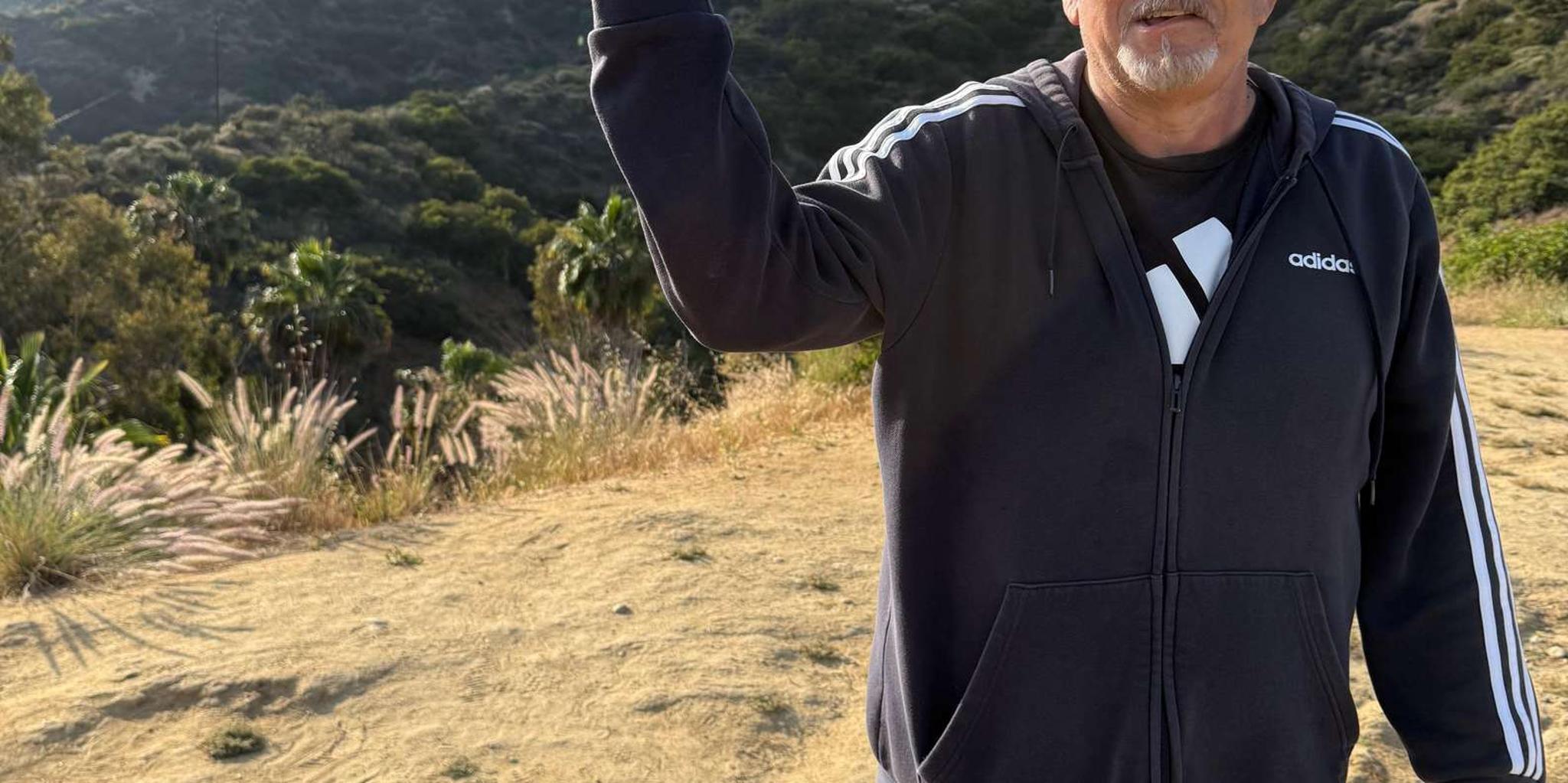 Los Angeles Private Hollywood Sign Hiking Tour - Image 3