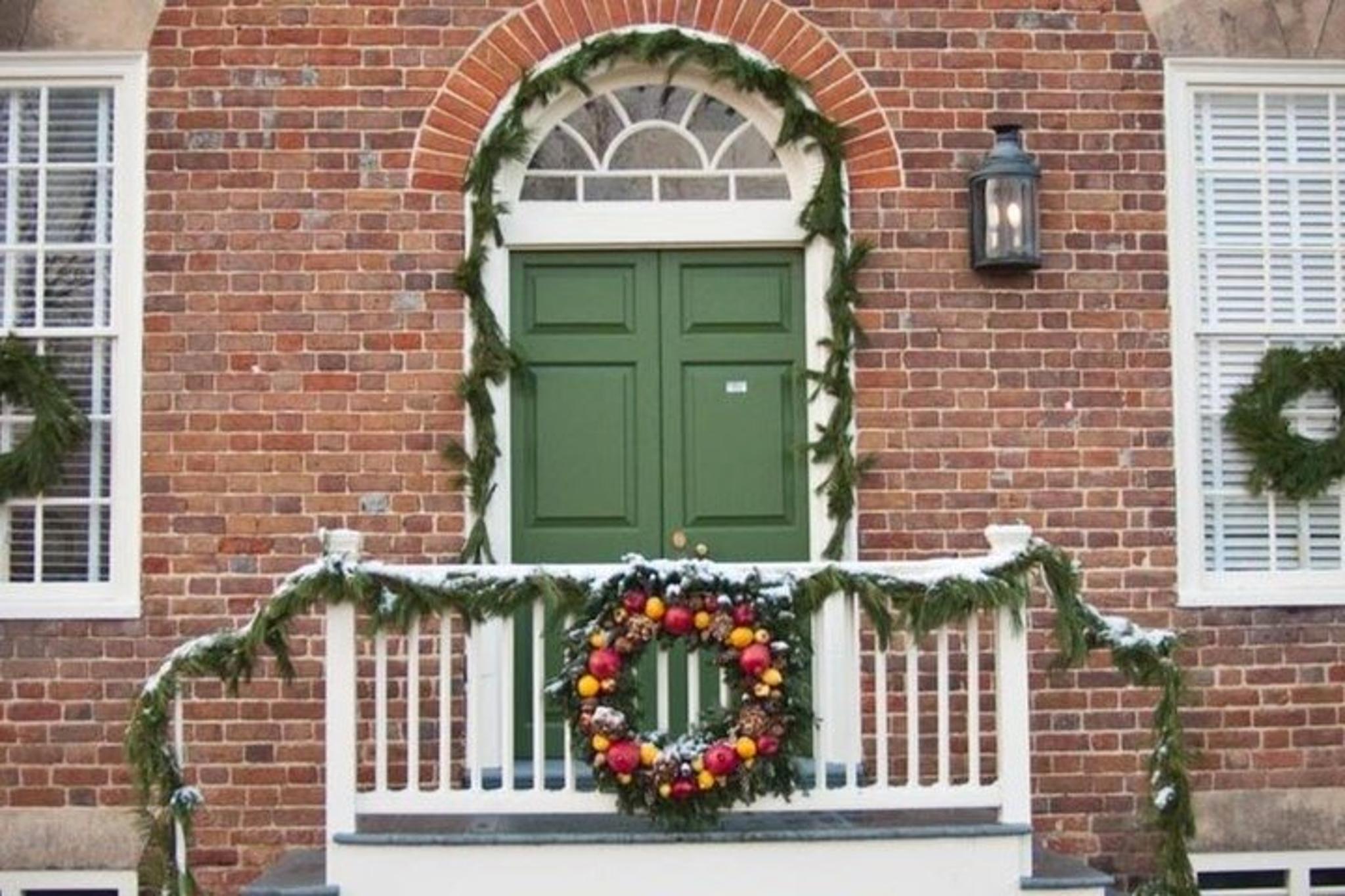 Williamsburg Christmas Traditions Walking Tour - Image 6