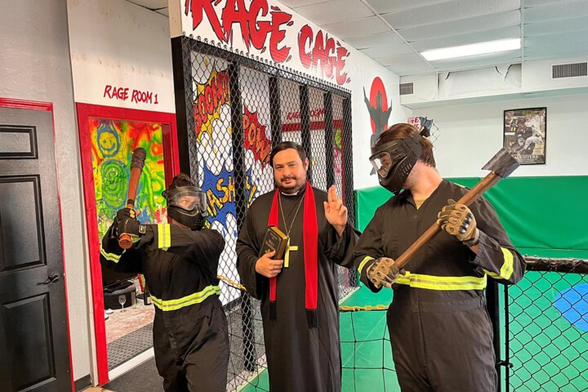 Galveston Rage Cage Experience with Axe Throwing - Image 3