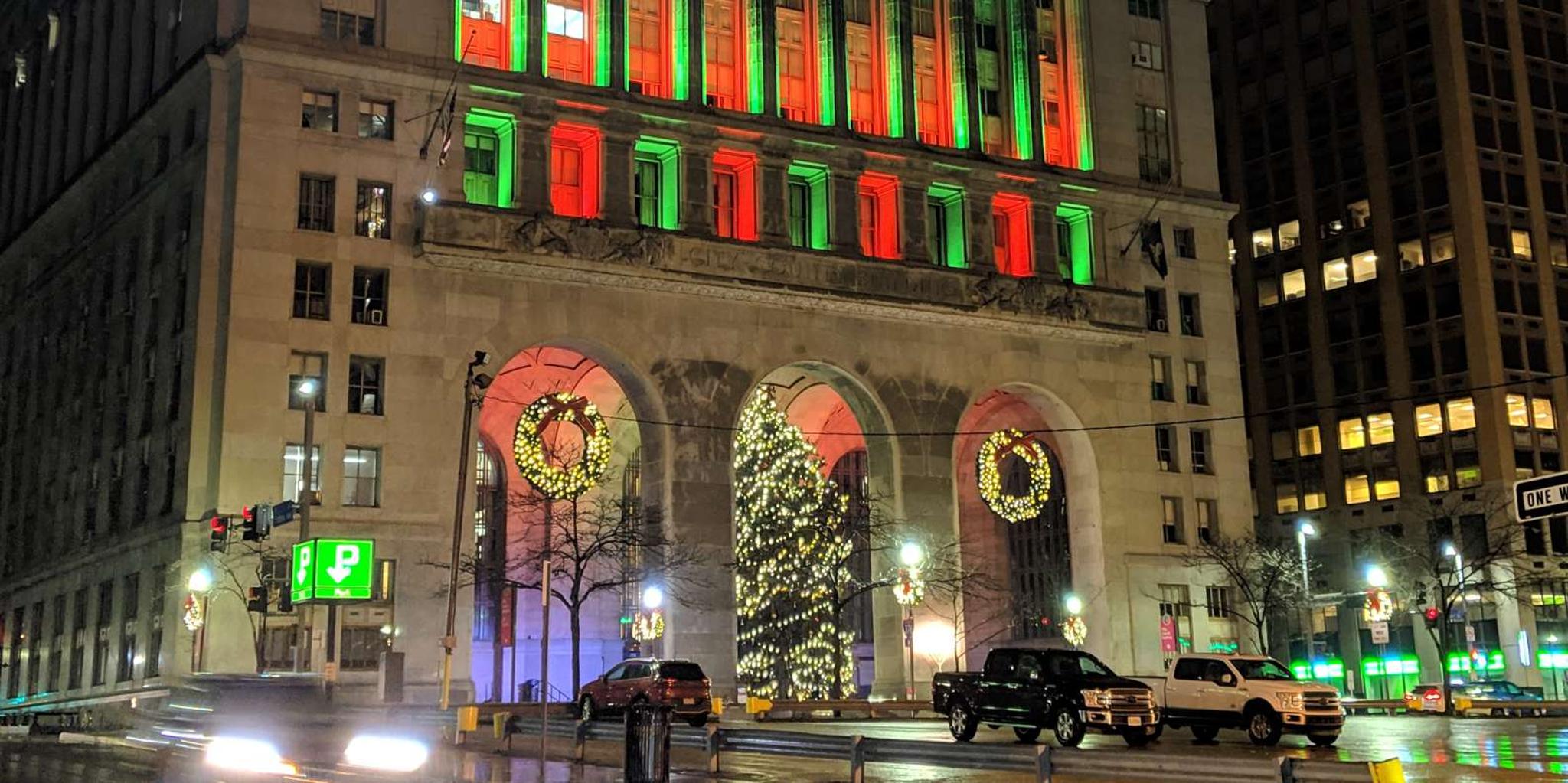 Pittsburgh Downtown Holiday Lights Walking Tour