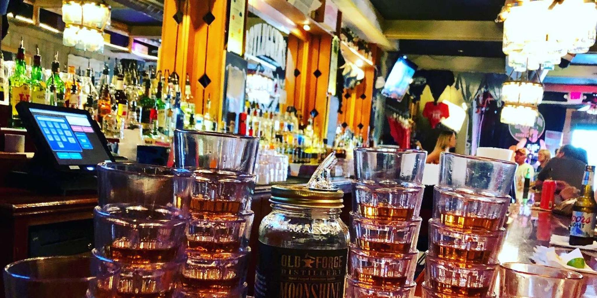Nashville Pub Crawl with Moonshine and Cocktails - Image 6