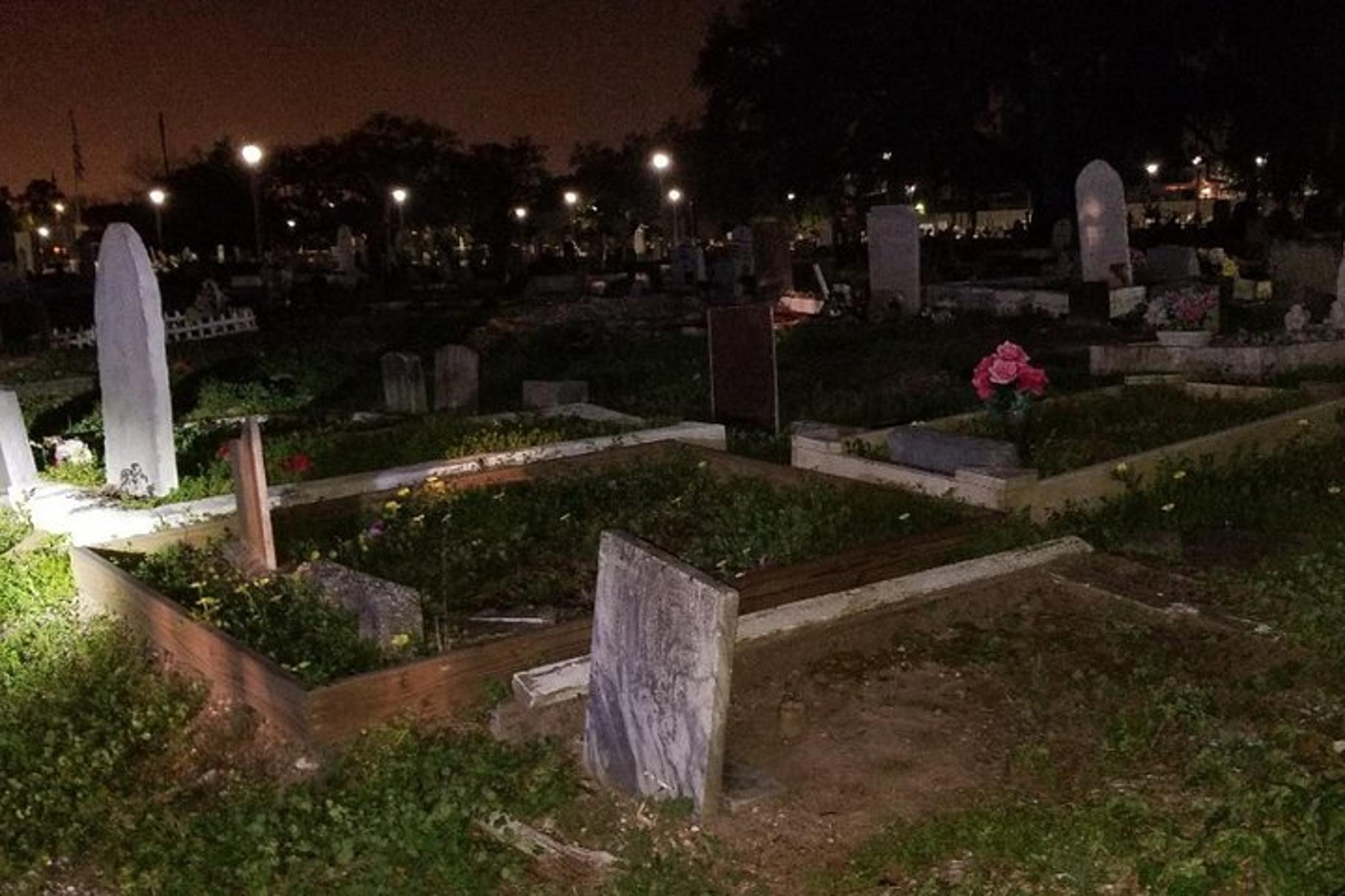 New Orleans Night Cemetery and Ghost Bus Tour - Image 6