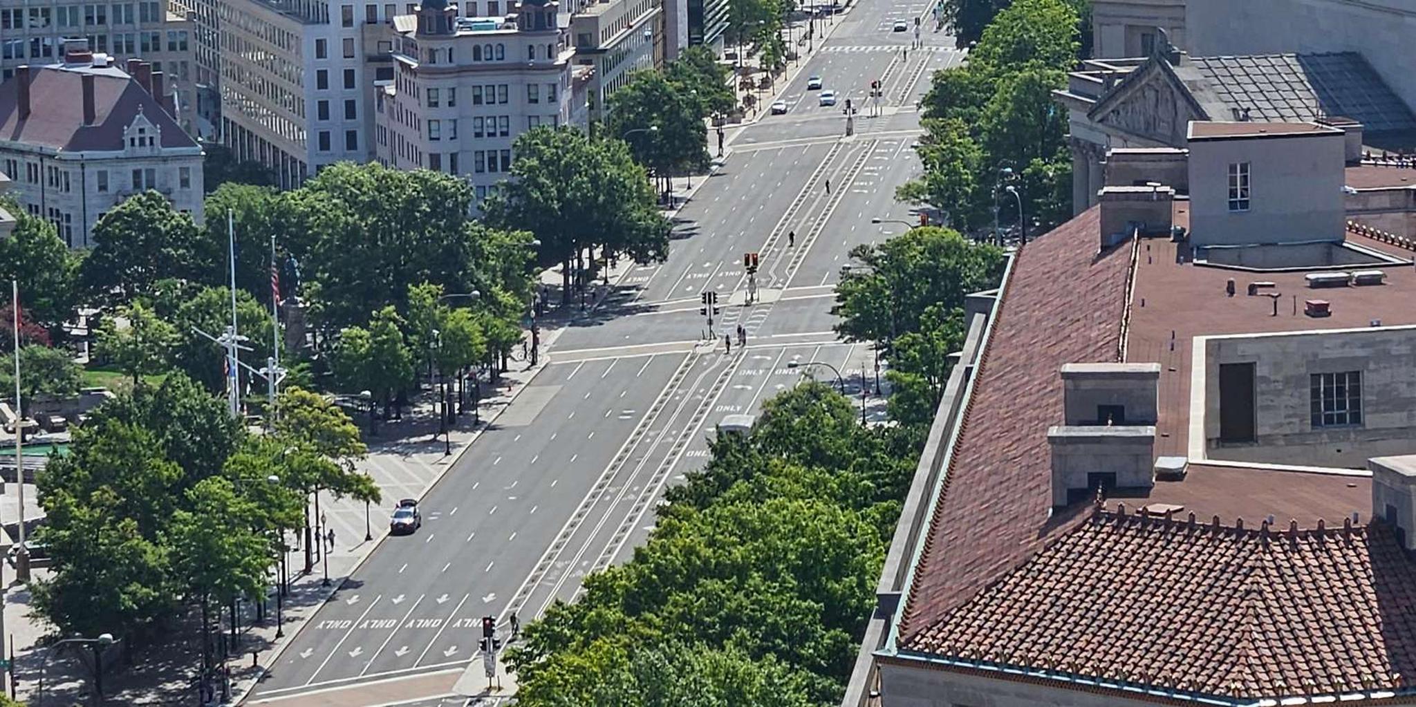 Washington, DC Small Group Tour with Driver/Guide - Image 1