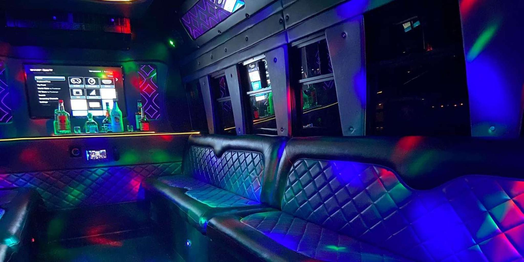 Las Vegas Club Crawl with Party Bus Experience - Image 2