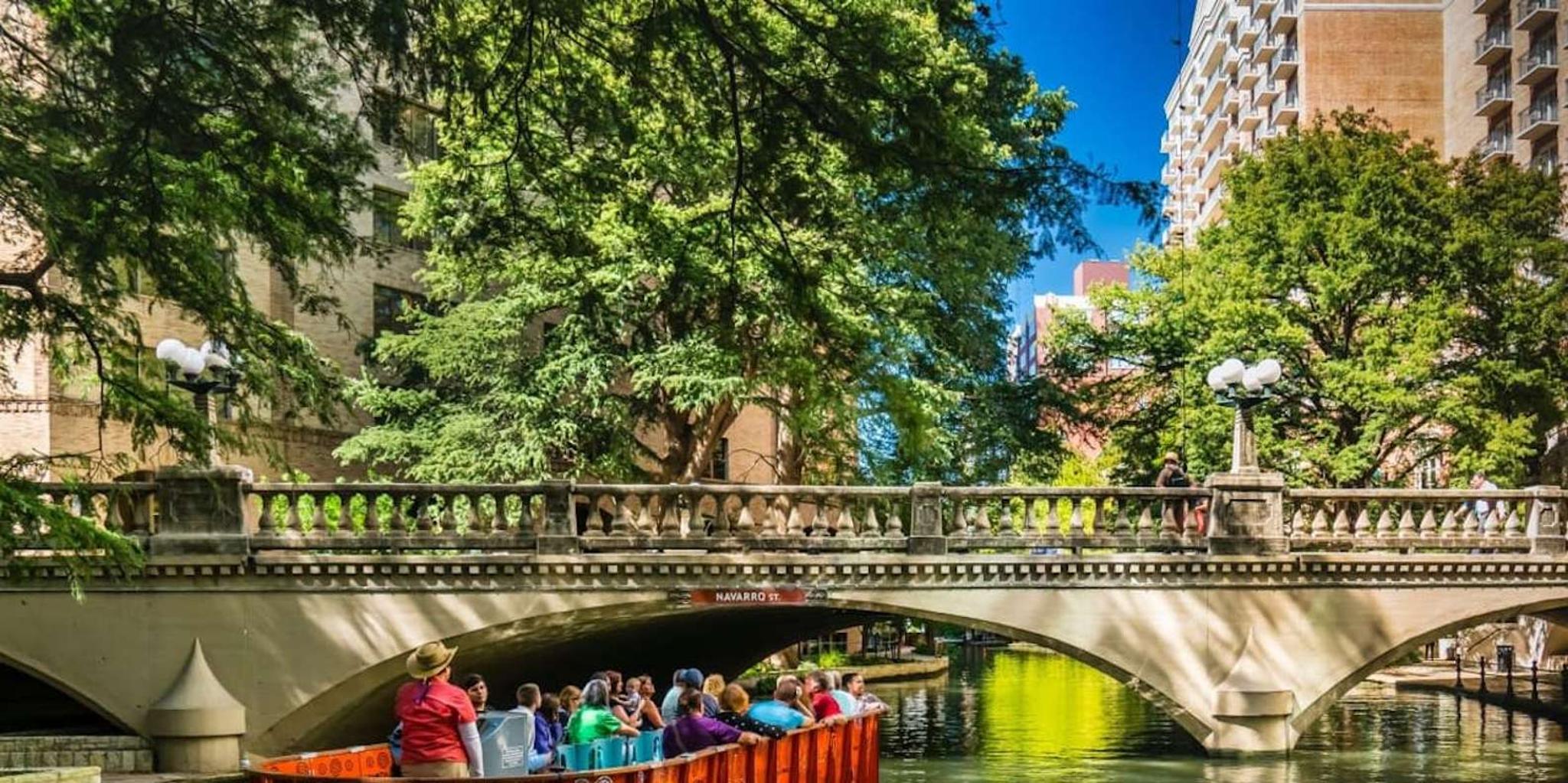 San Antonio Small Group Tour with River Cruise
