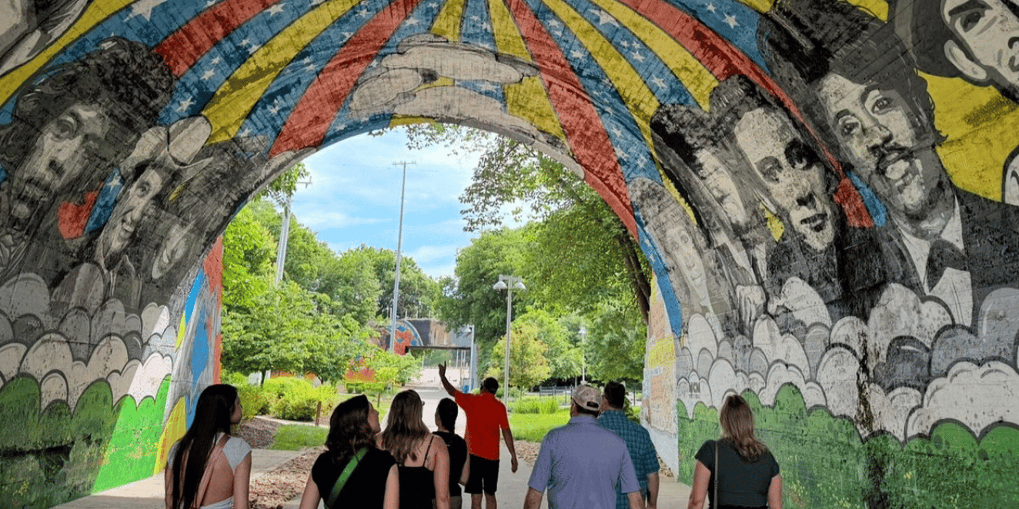 Nashville Open-Air Bus Tour - Image 2