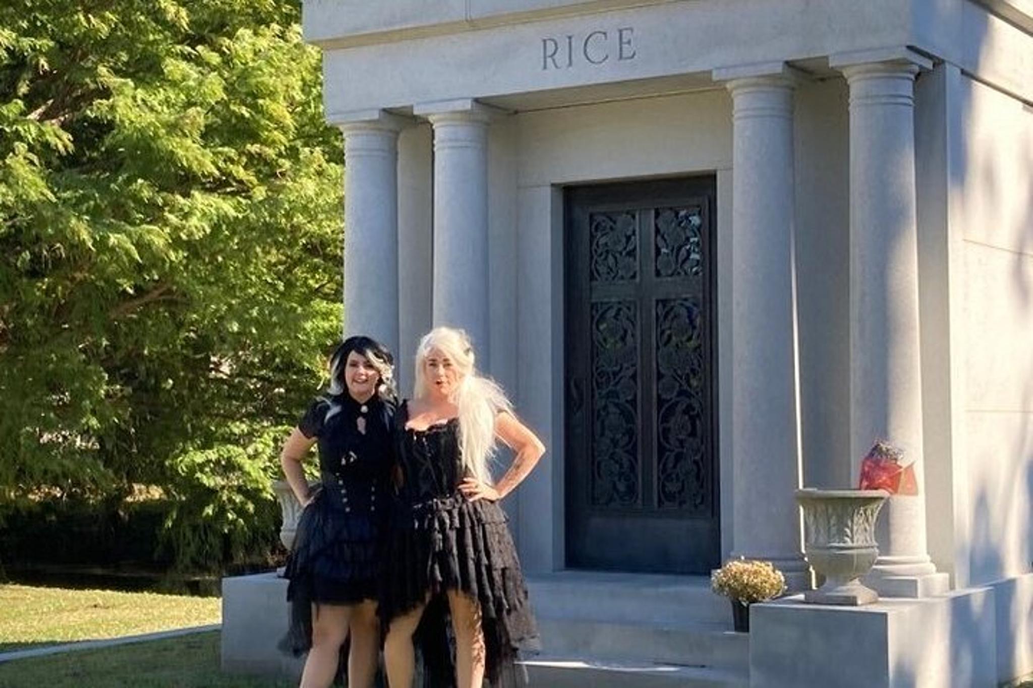 New Orleans Cemetery Tour with Anne Rice's Grave - Image 2