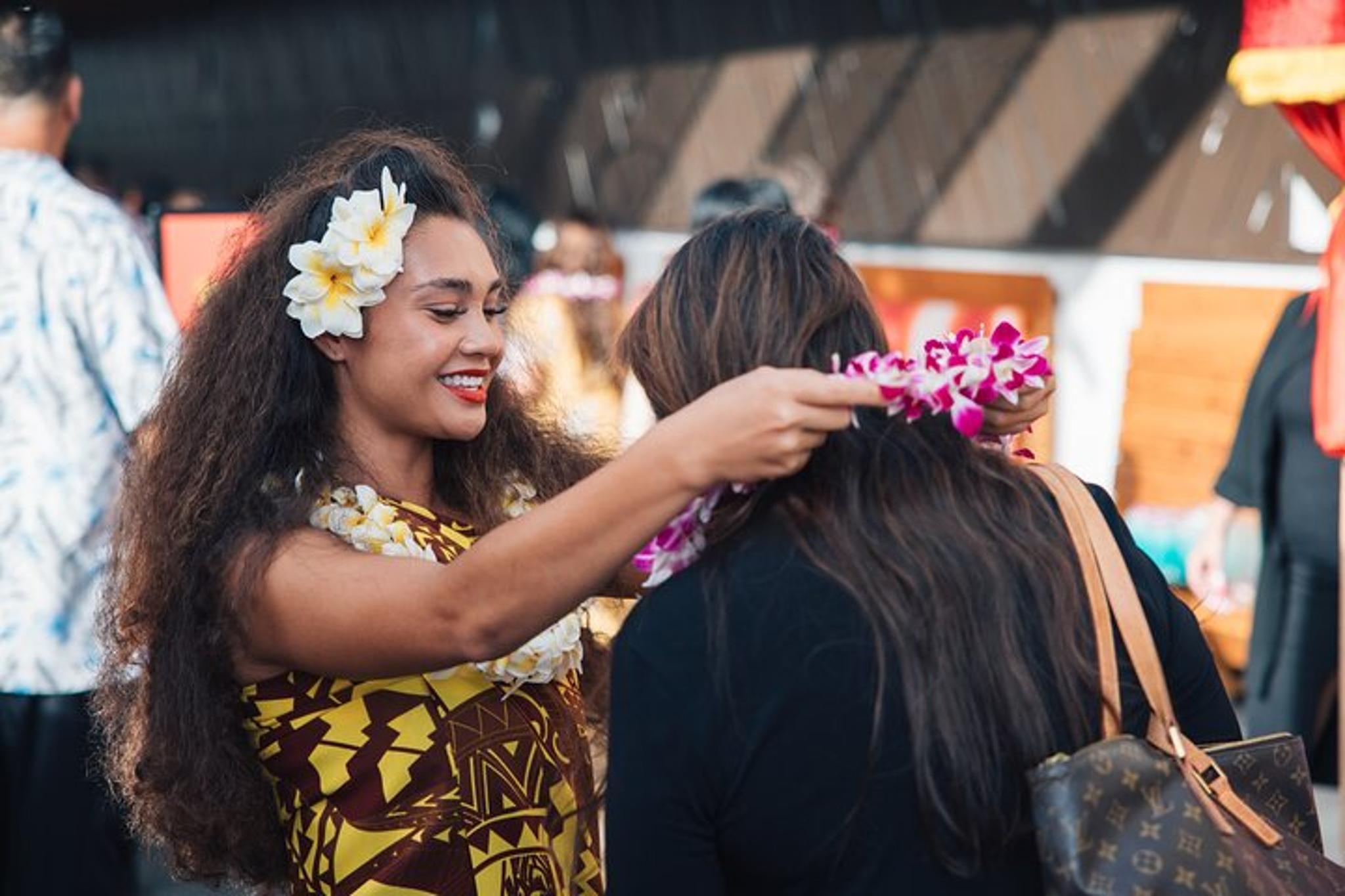 Waikiki Luau at Waikiki Beach Marriott - Image 2