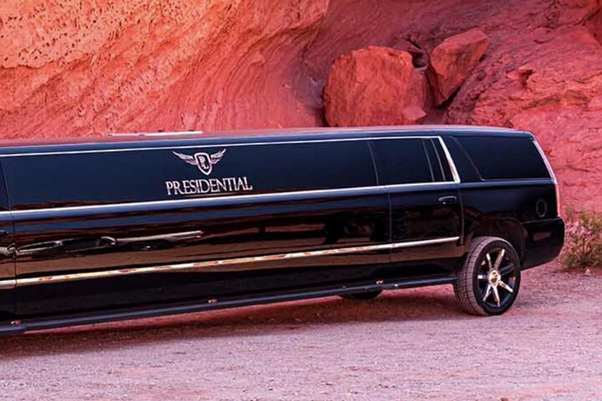 Las Vegas Red Rock Limousine Tour with Champagne 3 hr - Image 3