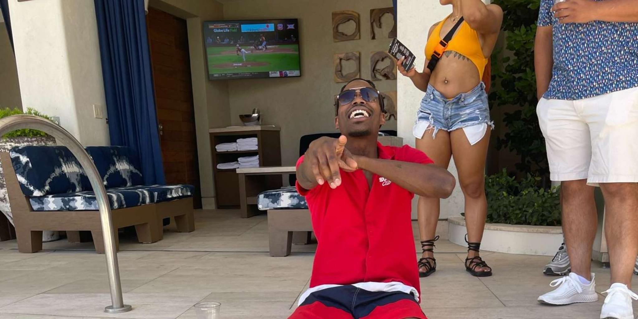 Las Vegas Hip Hop Pool Crawl Party Bus Experience - Image 3