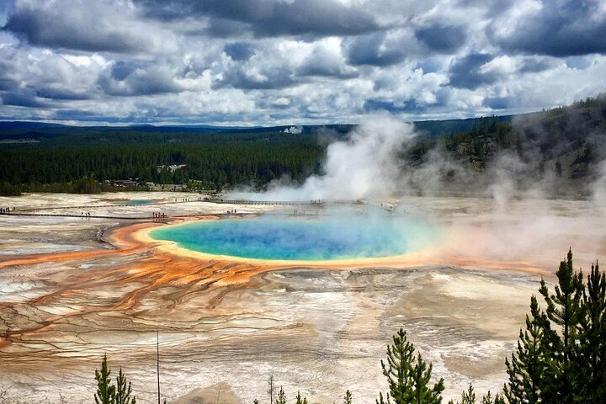 Yellowstone Highlights Tour - Image 4