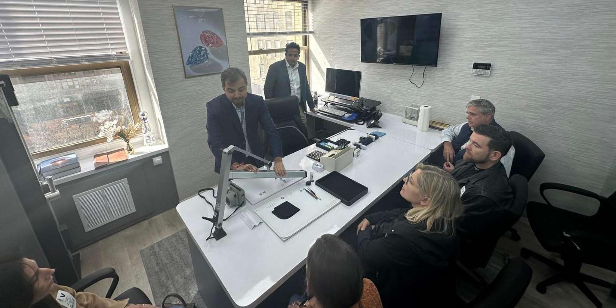 New York Diamond District Walking Tour - Image 4