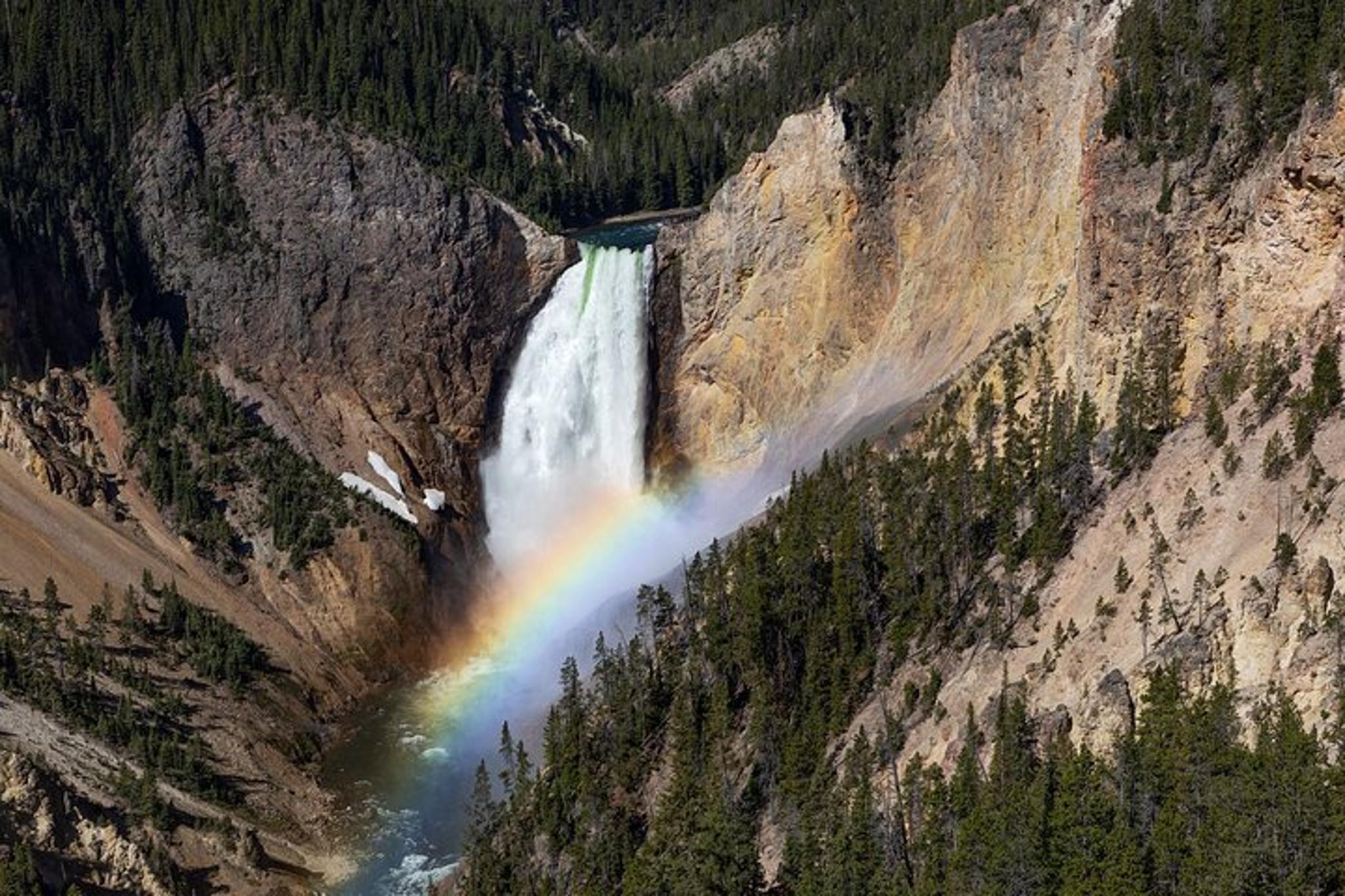 Yellowstone Grand Loop Tour - Image 2