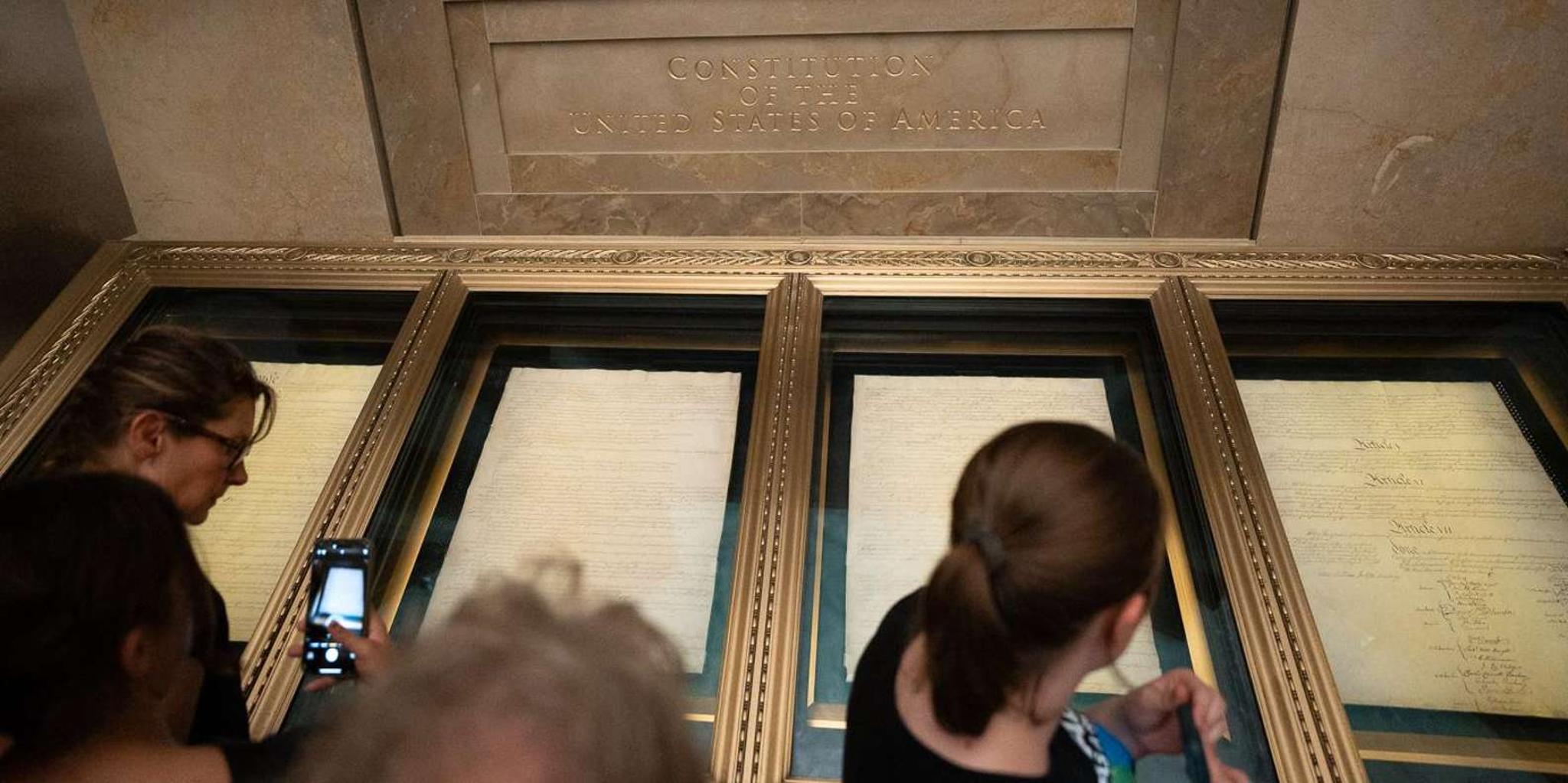 Washington DC Archives and Portrait Gallery Tour - Image 6