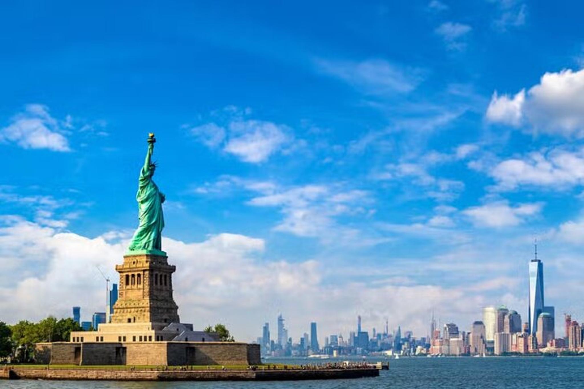 New York Statue of Liberty and Ellis Island Tour - Image 4