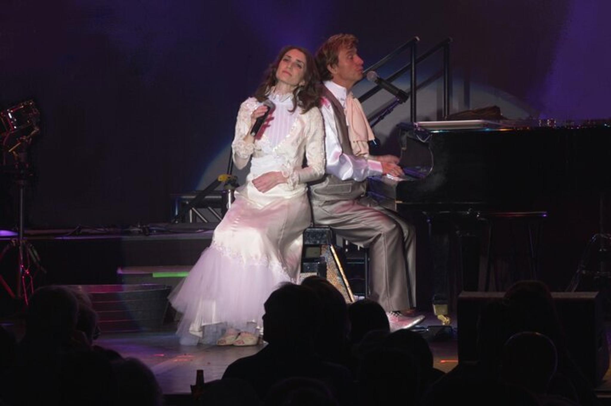 Las Vegas Carpenters Tribute Show - Image 5