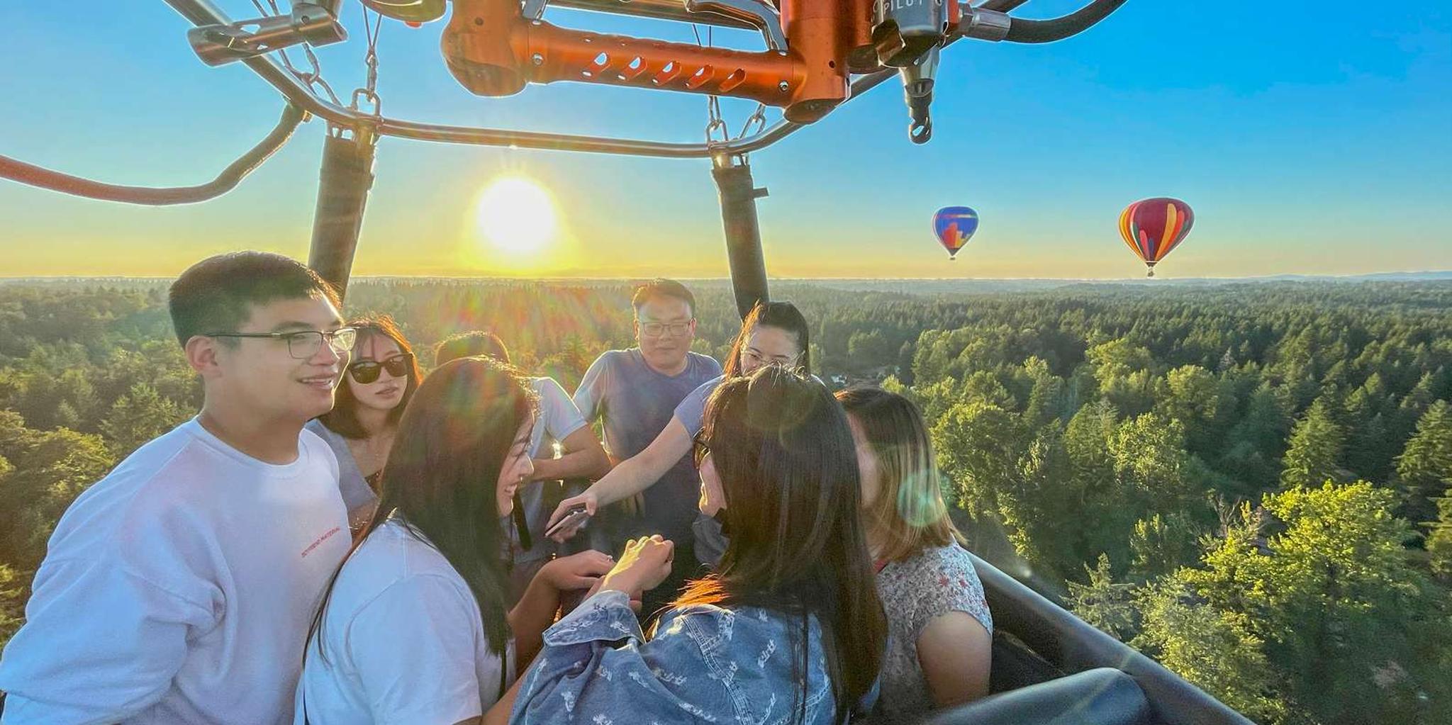 Seattle Mt. Rainier Hot Air Balloon Ride - Image 3