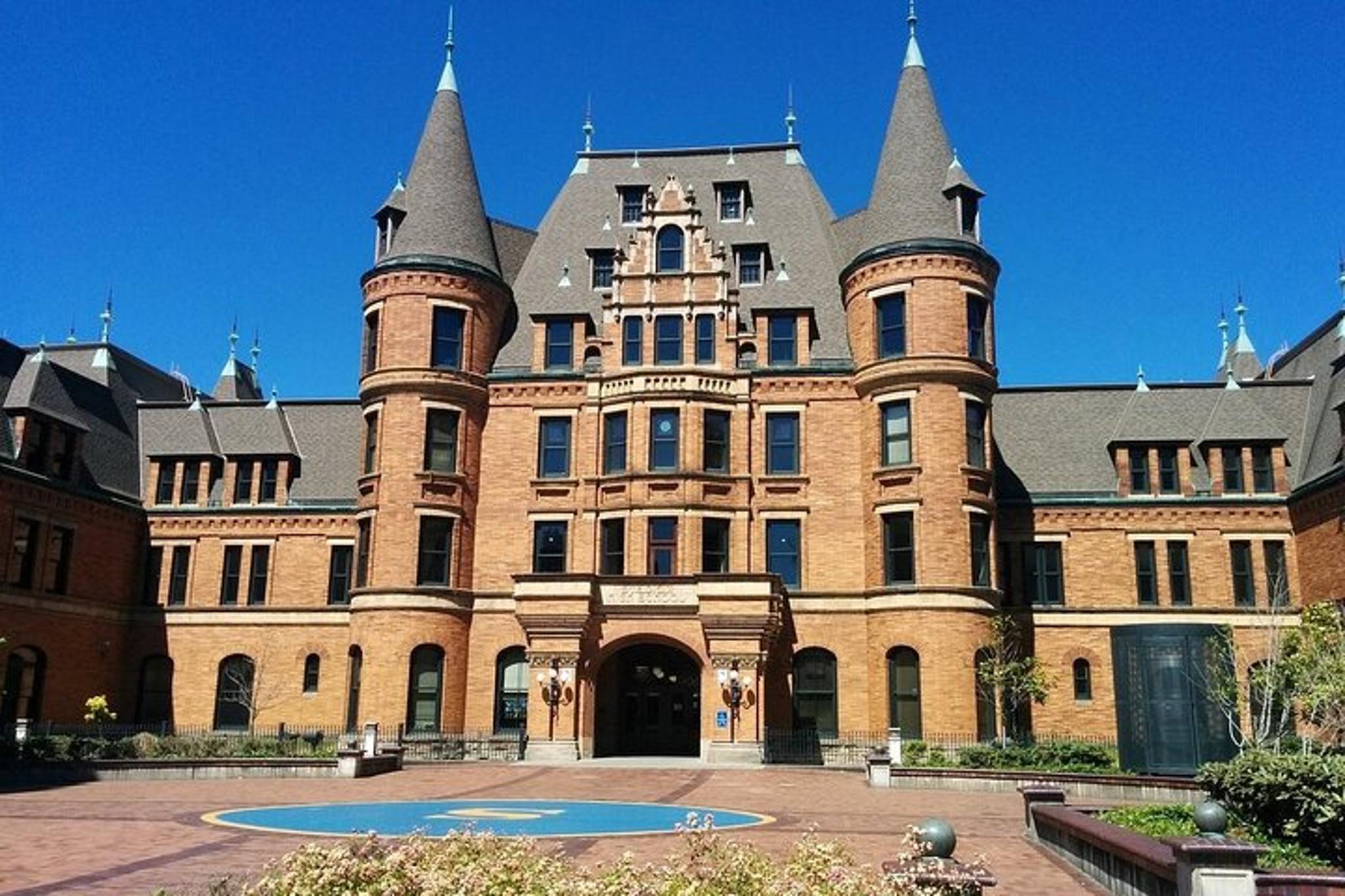 Tacoma Walking Tour: Old City Hall & Stadium Districts - Image 3