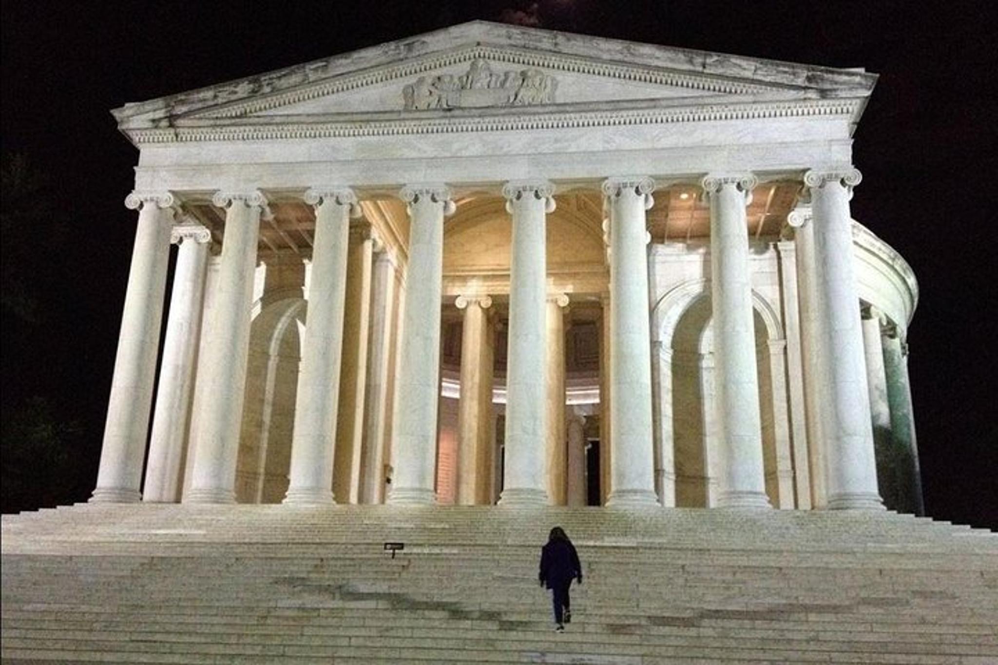 Washington DC Night Lights Tour - Image 4
