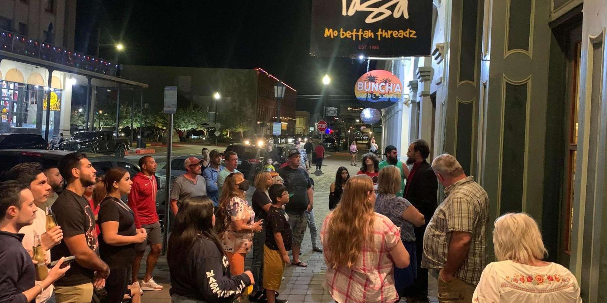 Galveston Ghost Tour with Ghost-Hunting App 1 hr - Image 3