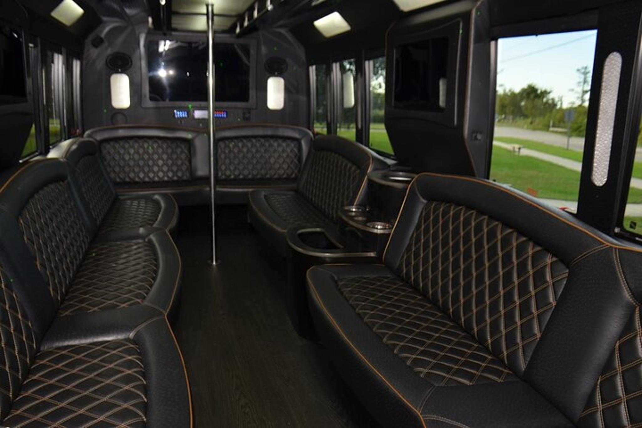 New Orleans Private Transfer to Downtown - Image 4