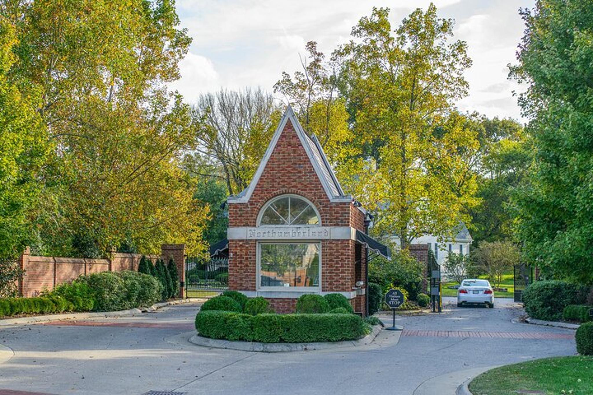 Nashville Homes of the Stars Bus Tour - Image 6