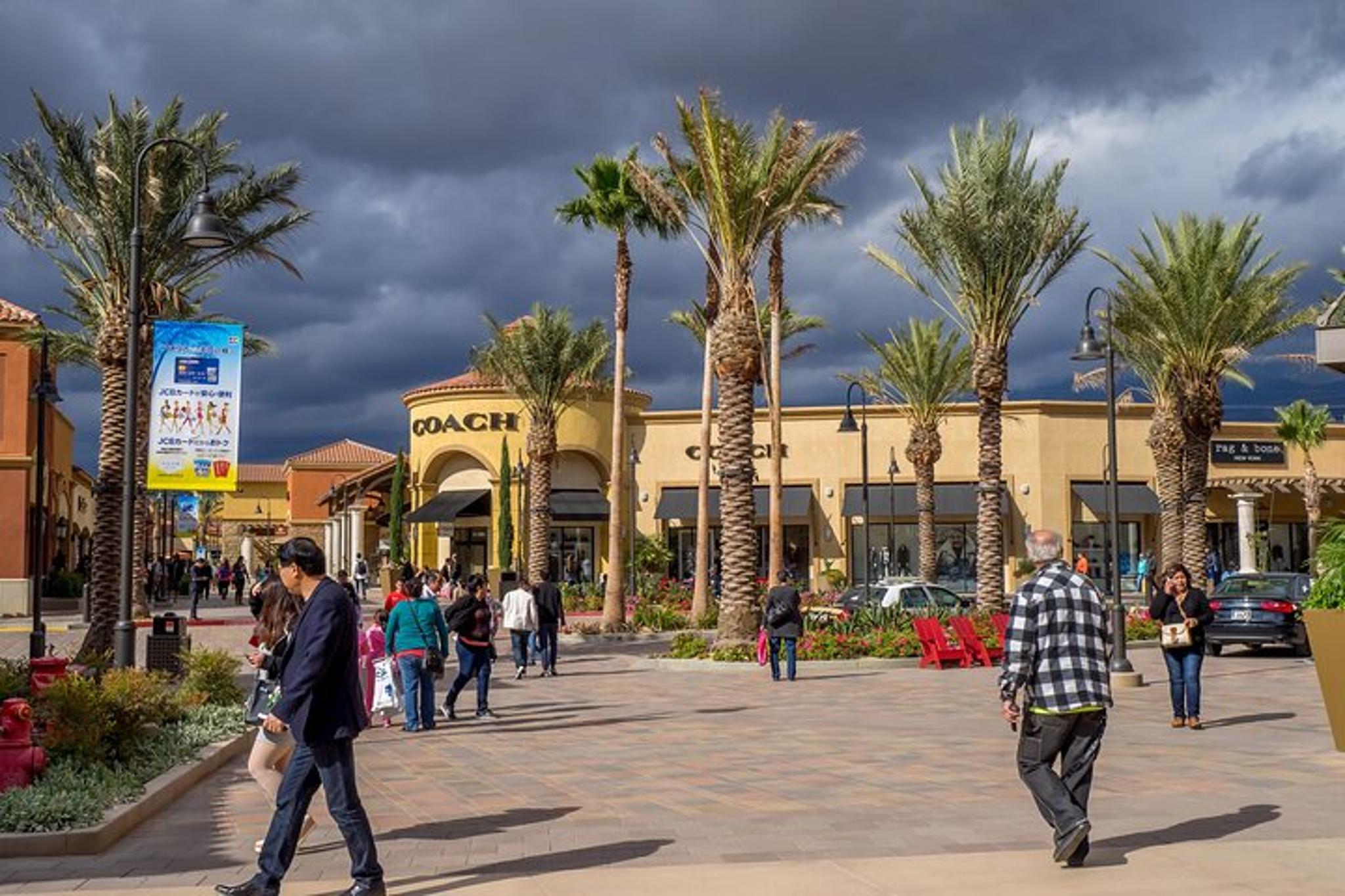 Palm Springs Shopping Tour to Desert Hills Outlets