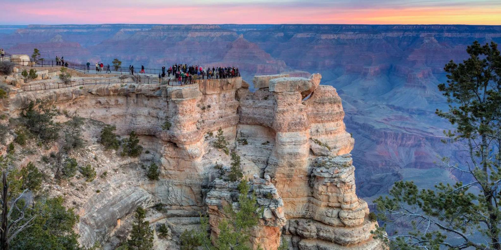 Las Vegas Grand Canyon Railway and Bearizona 2-Day Tour - Image 3