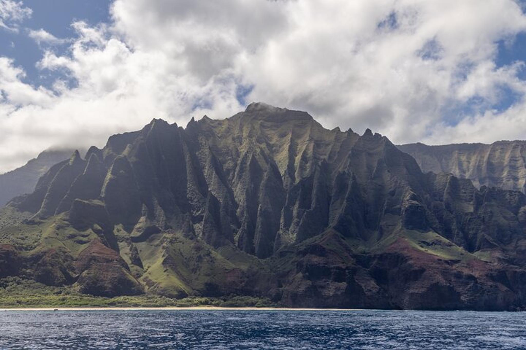 Kauai Na Pali Coast Snorkel Tour Aboard Lucky Lady - Image 4