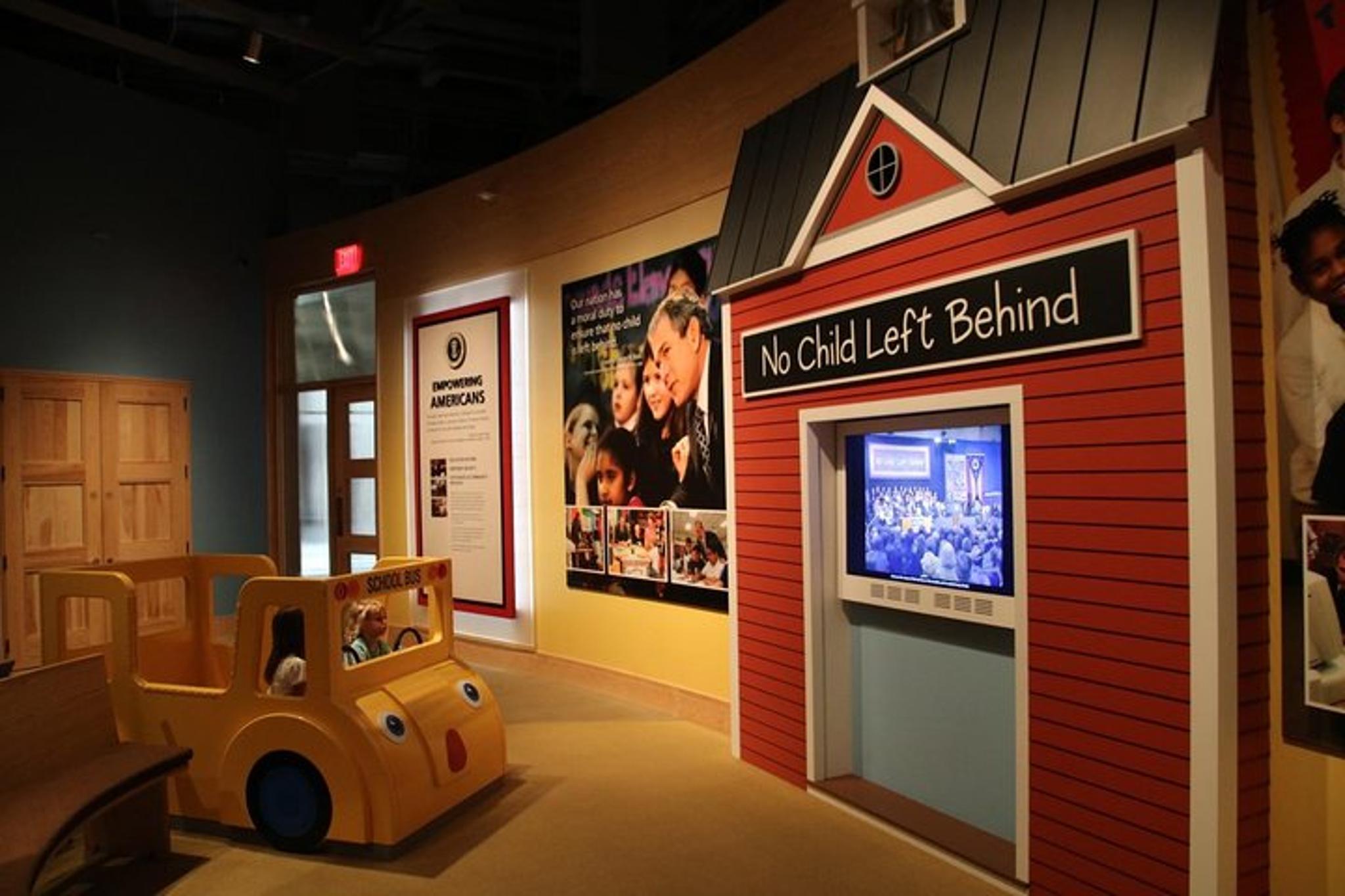 Dallas Presidential Library Tour - Image 6