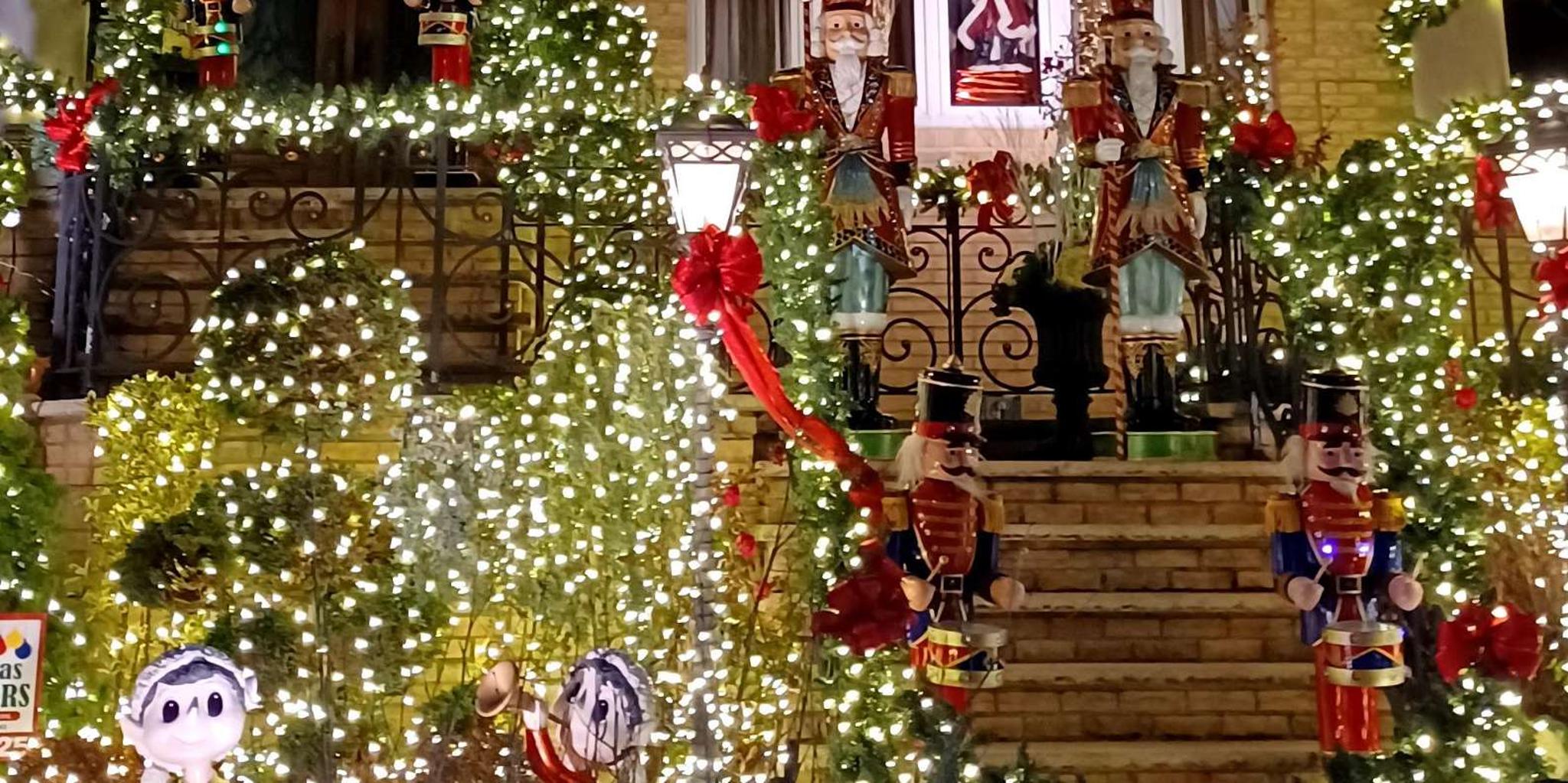 New York City Christmas Charm Tour - Image 2