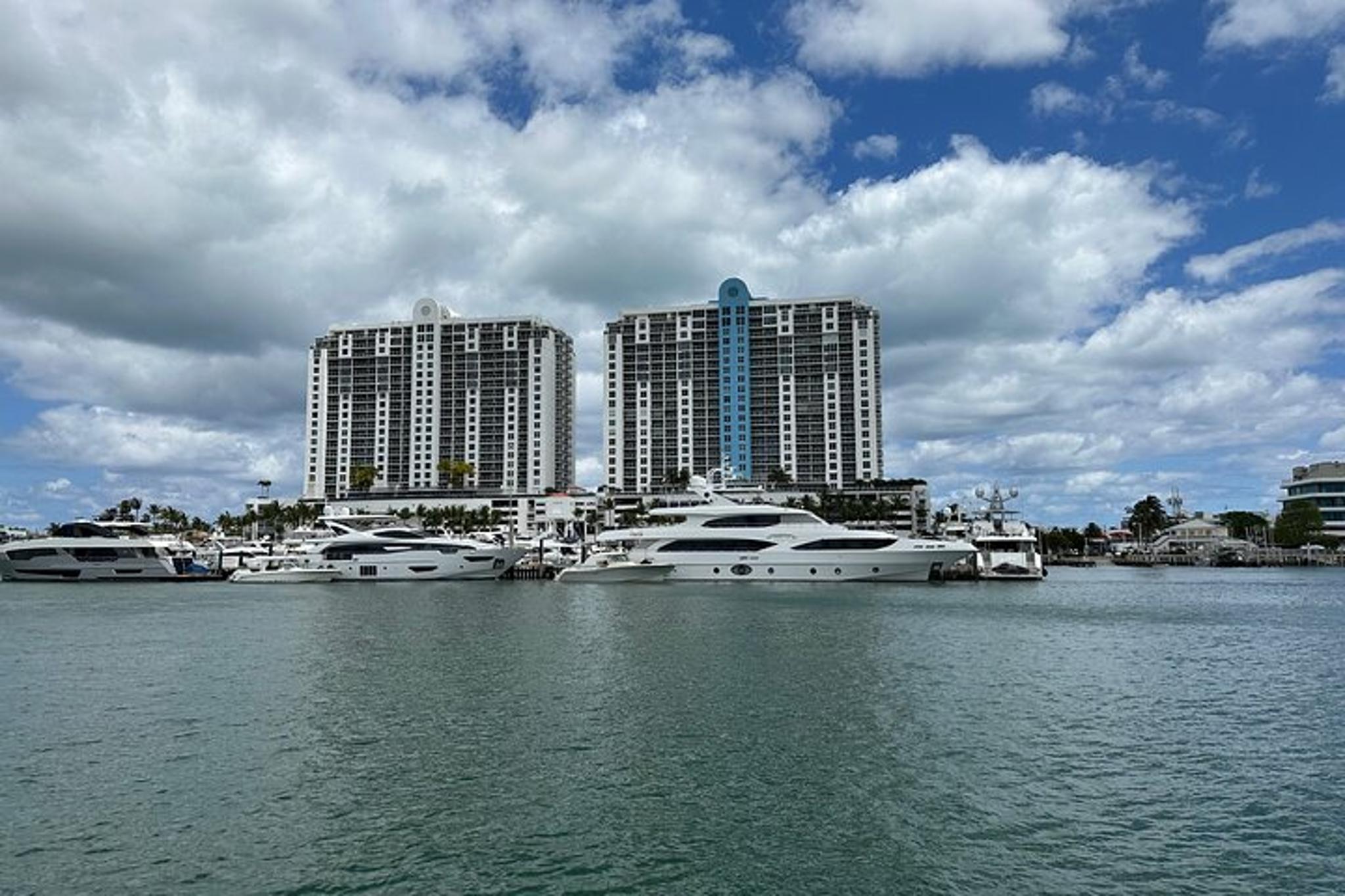 Miami Boat Cruise and Skyline - Image 6