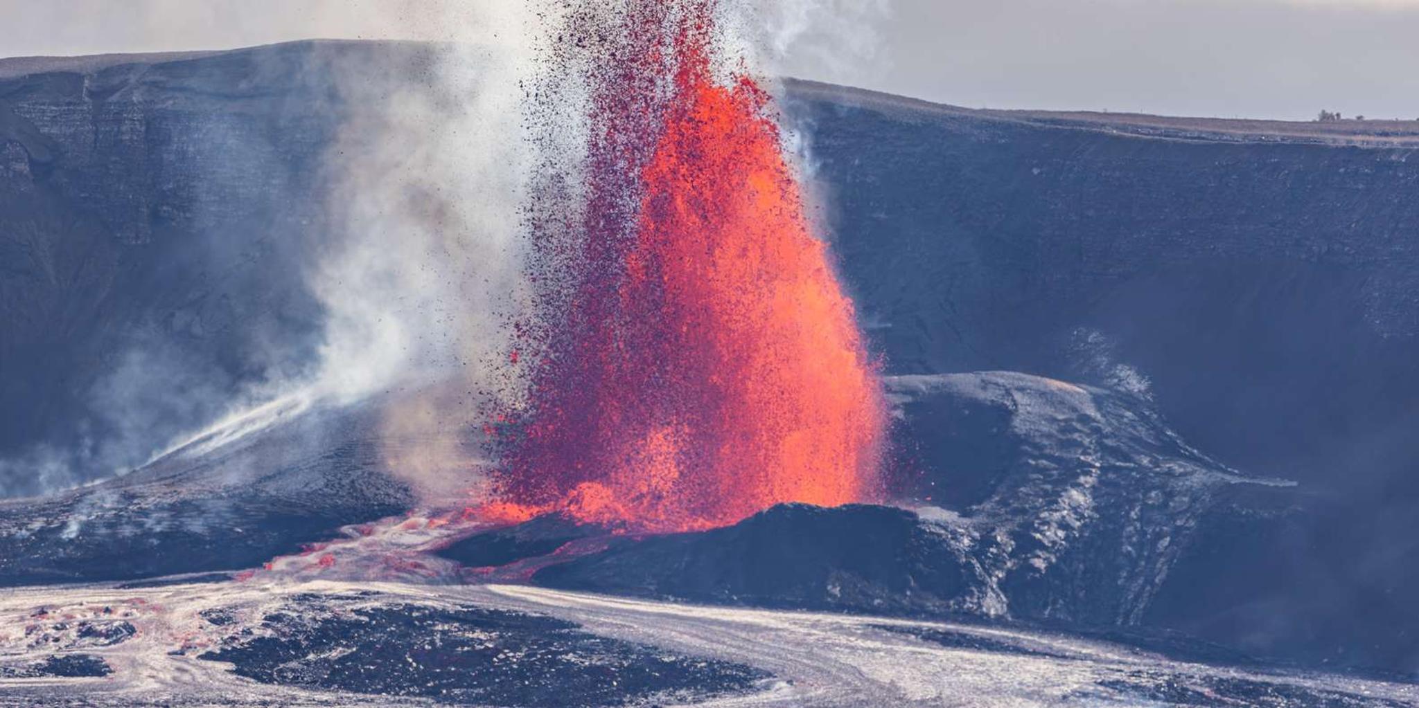 Hilo Waterfalls and Volcanoes Tour