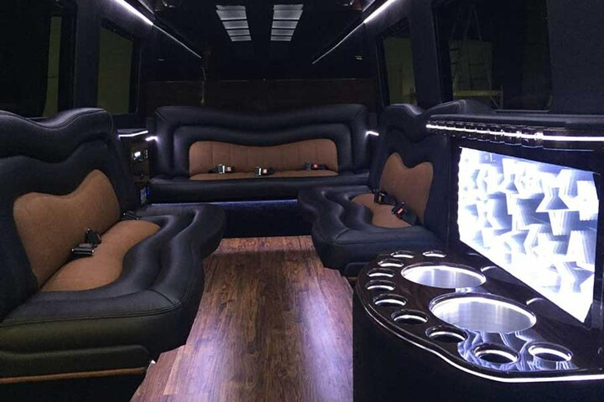 Las Vegas Private Airport Transfer by Limo - Image 6