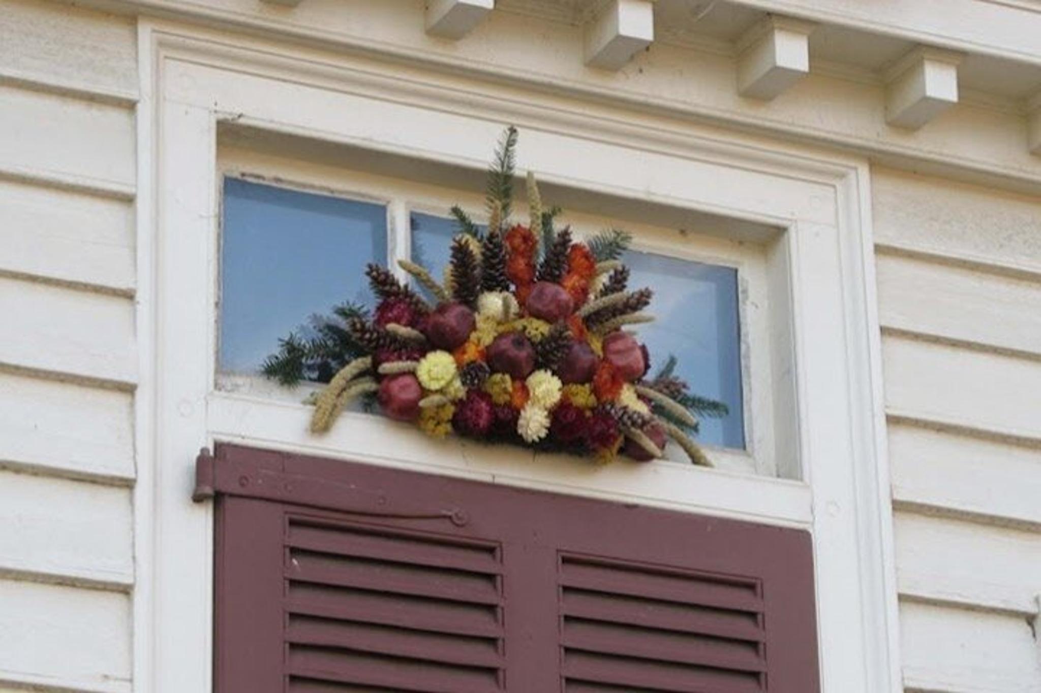 Williamsburg Christmas Traditions Walking Tour - Image 5