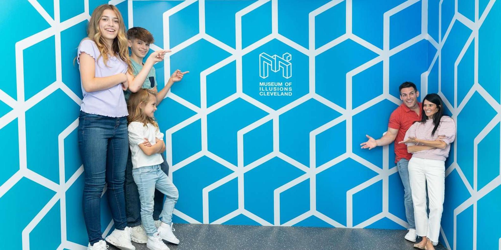 Cleveland Museum of Illusions Entry Ticket - Image 5