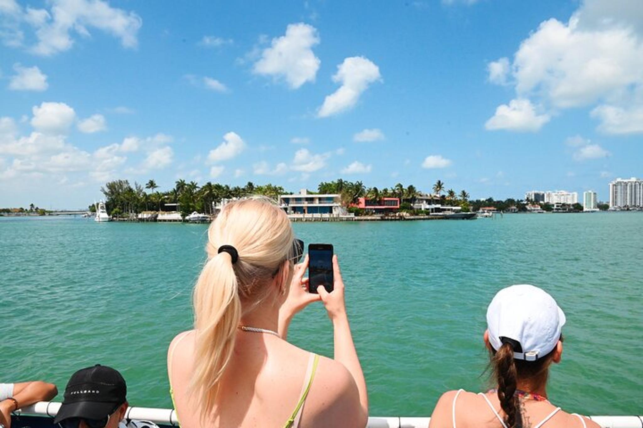 Miami City Tour and Star Island Boat Cruise