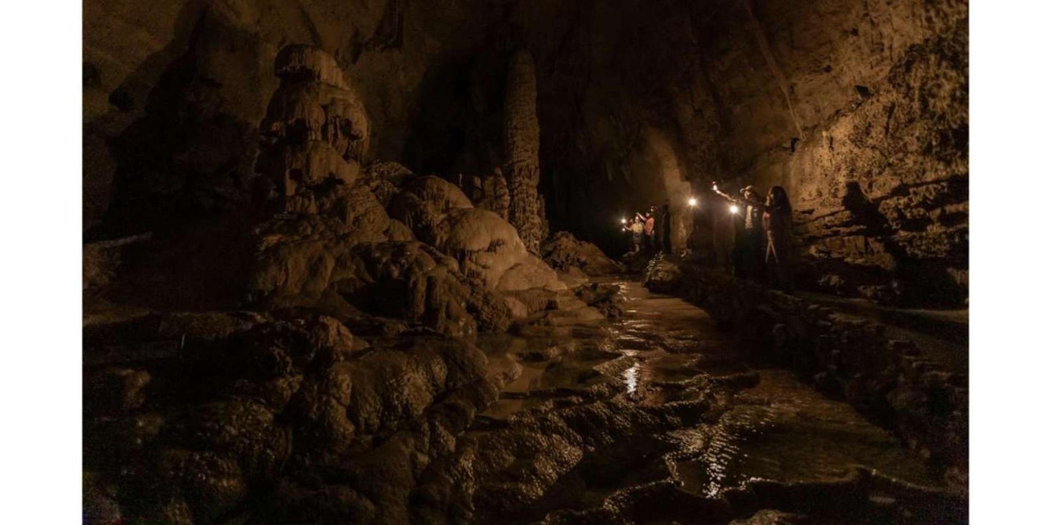 San Antonio Lantern Tour at Natural Bridge Caverns - Image 5