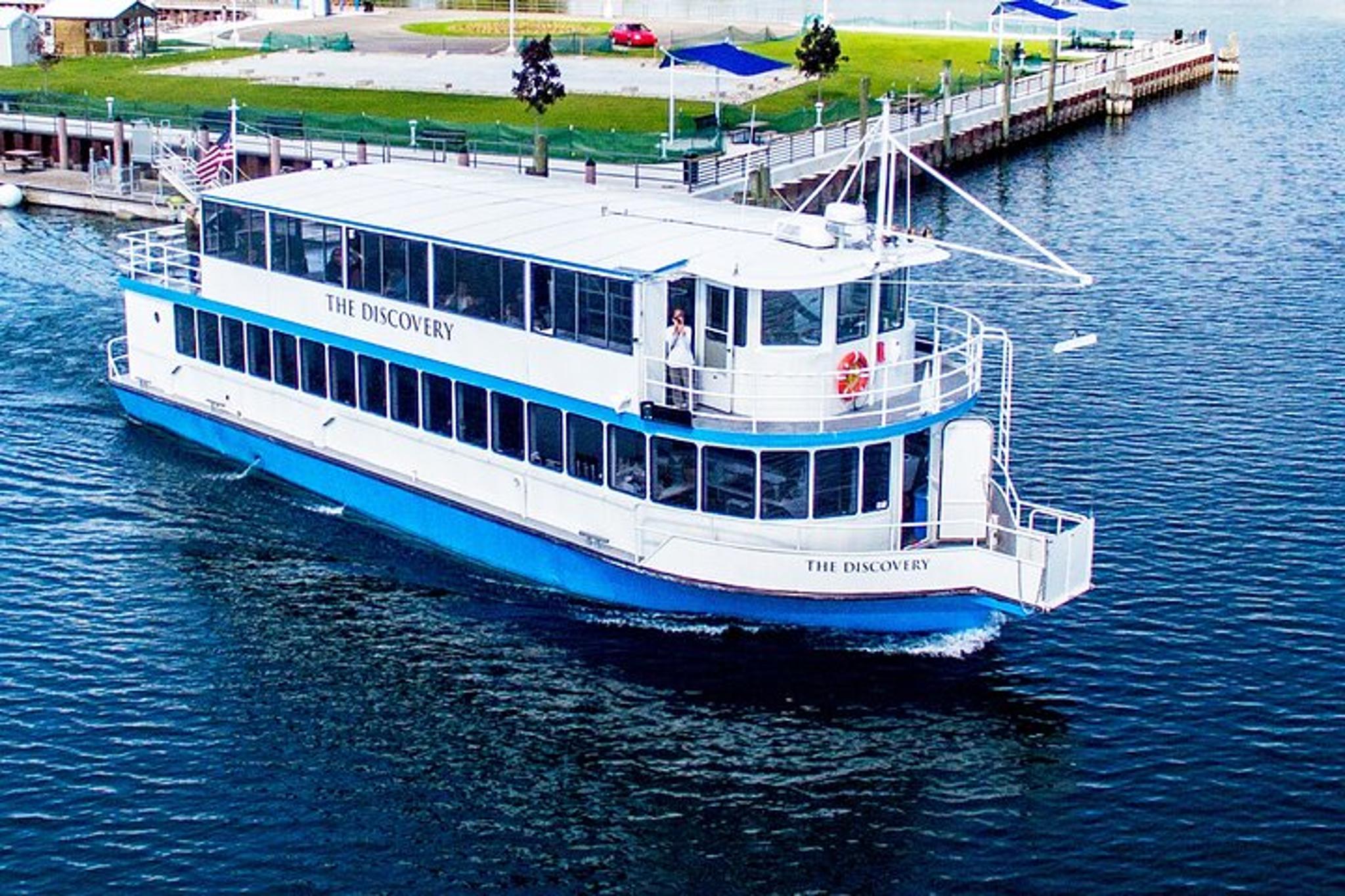 Traverse City Sightseeing Cruise on West Grand Traverse Bay - Image 2
