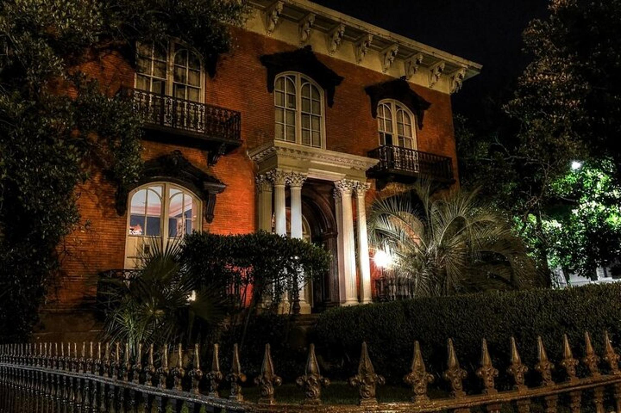 Savannah Ghost and Pub Crawl Tour - Image 5