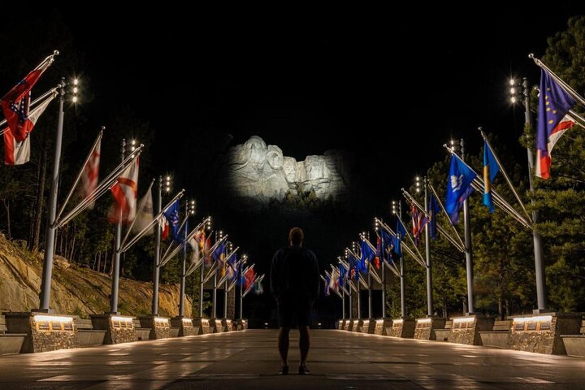 Rapid City Mt Rushmore Night Tour with Stargazing - Image 4