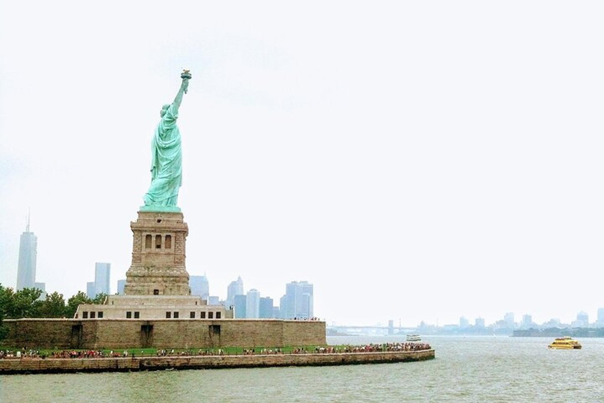 New York Statue of Liberty Guided Tour - Image 4
