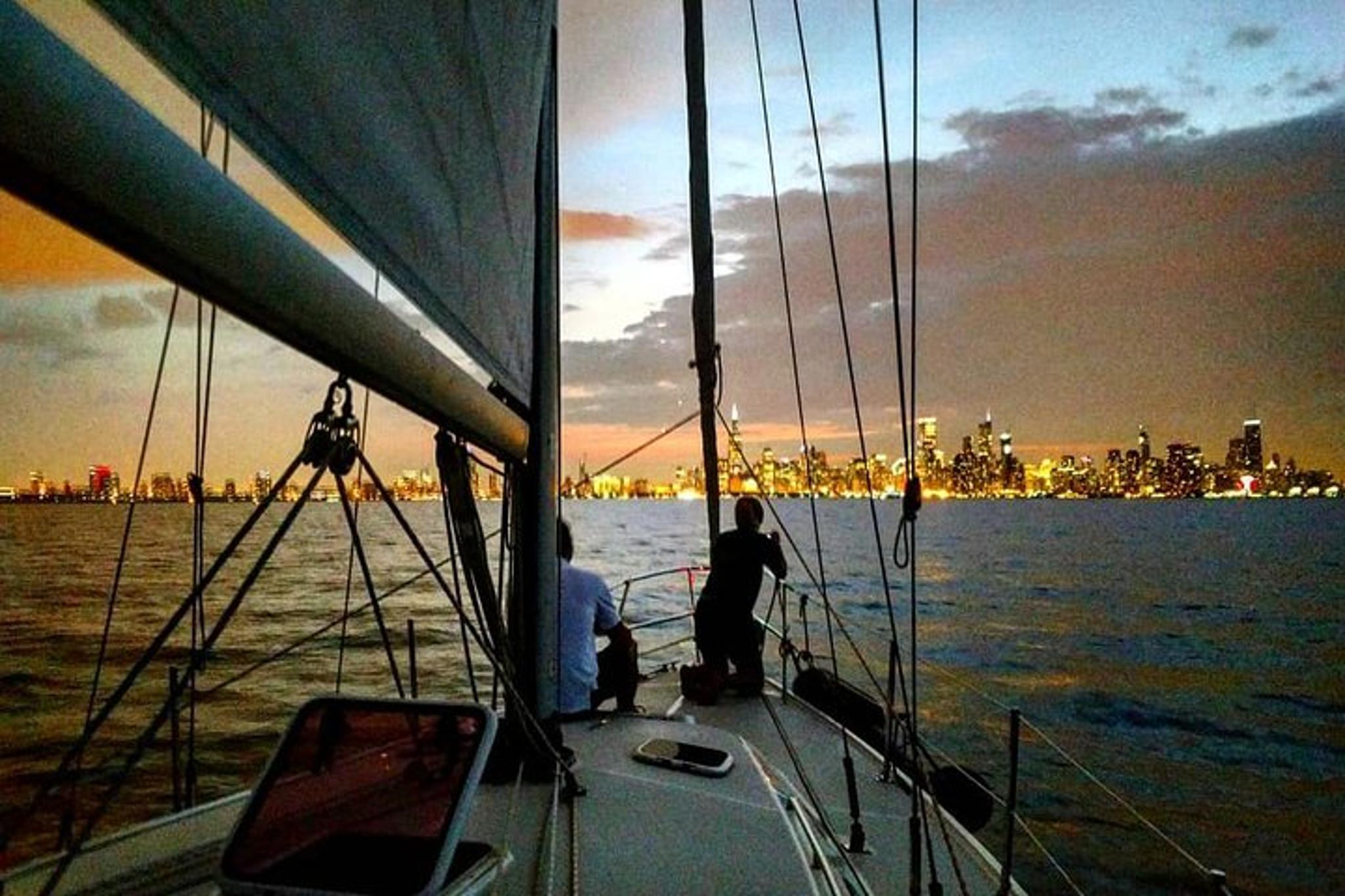Chicago Sunset Sail on Lake Michigan - Image 4